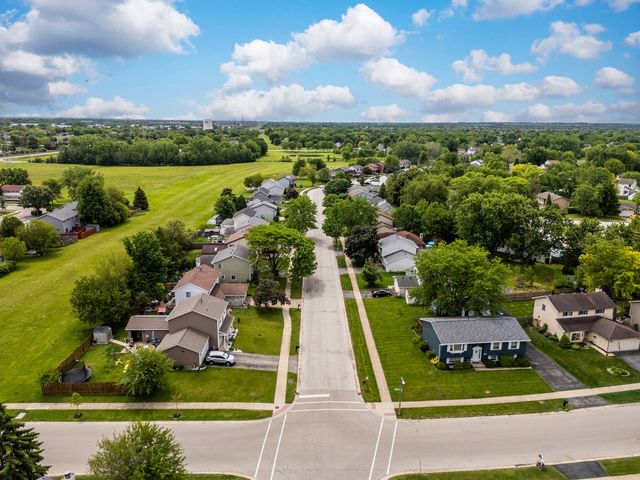 970 CAMDEN Lane, Aurora, IL 60504