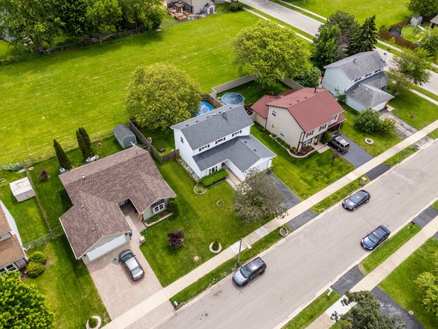 970 CAMDEN Lane, Aurora, IL 60504
