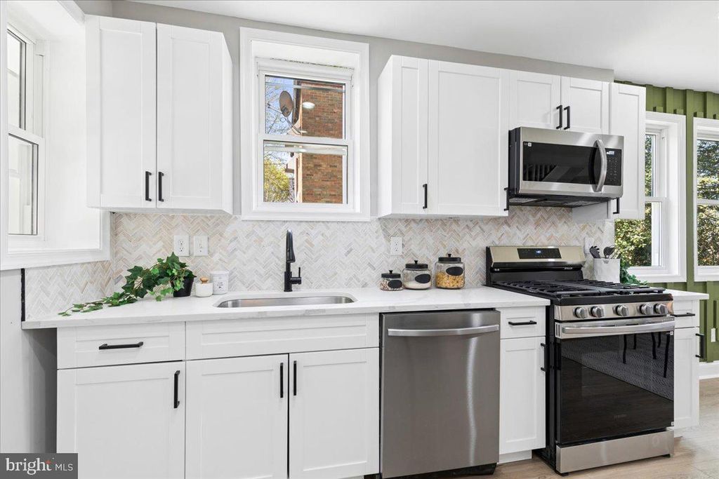 Image 15 of property listing at 1315 LAKESIDE AVE, Baltimore, MD 21218