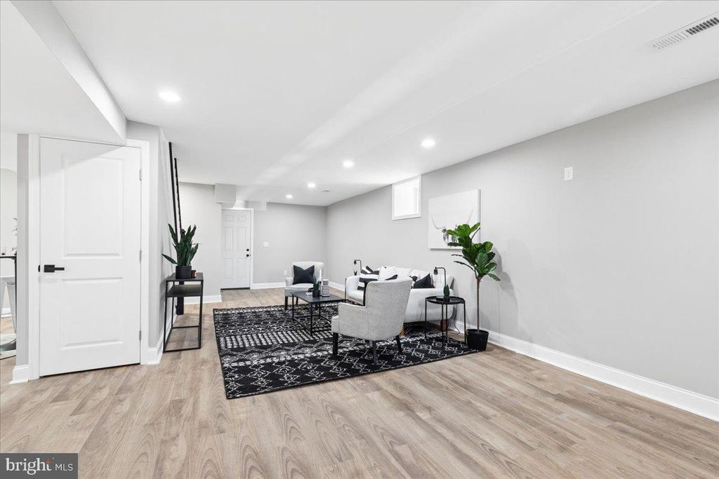 Image 25 of property listing at 1315 LAKESIDE AVE, Baltimore, MD 21218