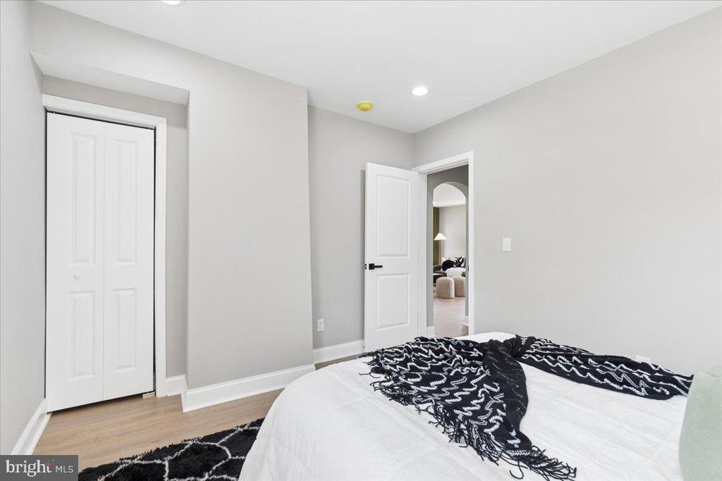 Image 34 of property listing at 1315 LAKESIDE AVE, Baltimore, MD 21218