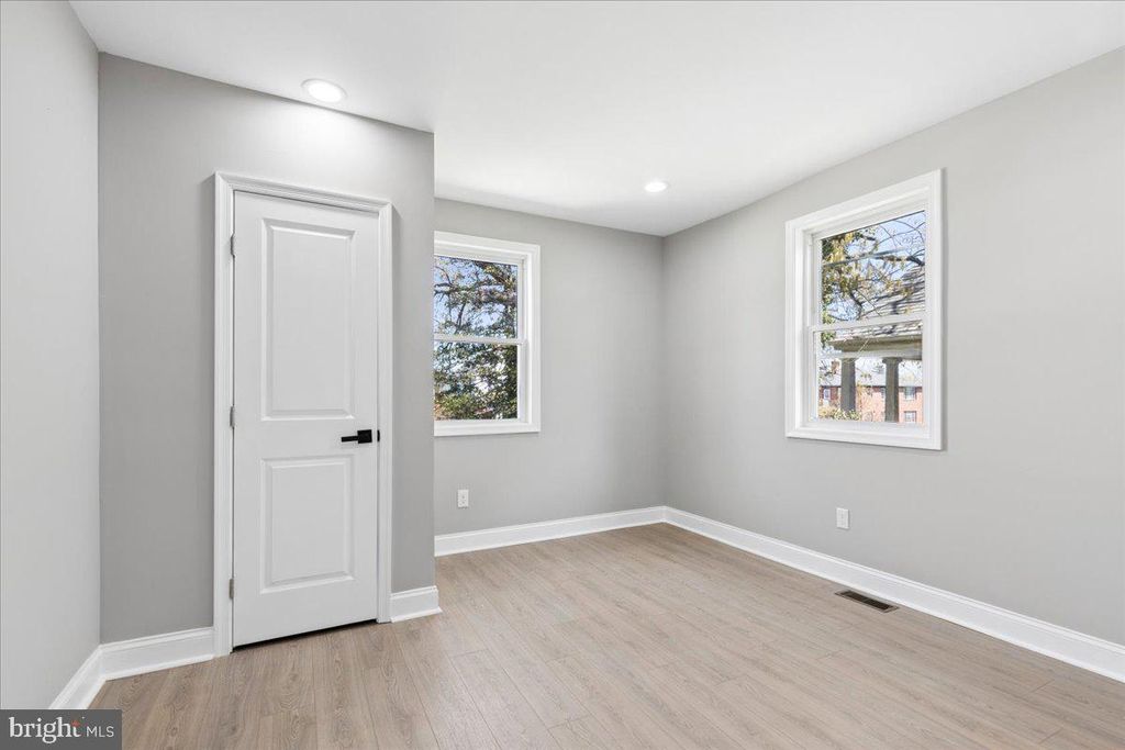 Image 38 of property listing at 1315 LAKESIDE AVE, Baltimore, MD 21218