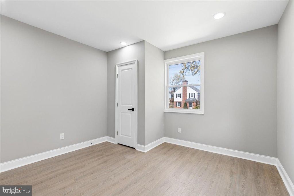 Image 41 of property listing at 1315 LAKESIDE AVE, Baltimore, MD 21218