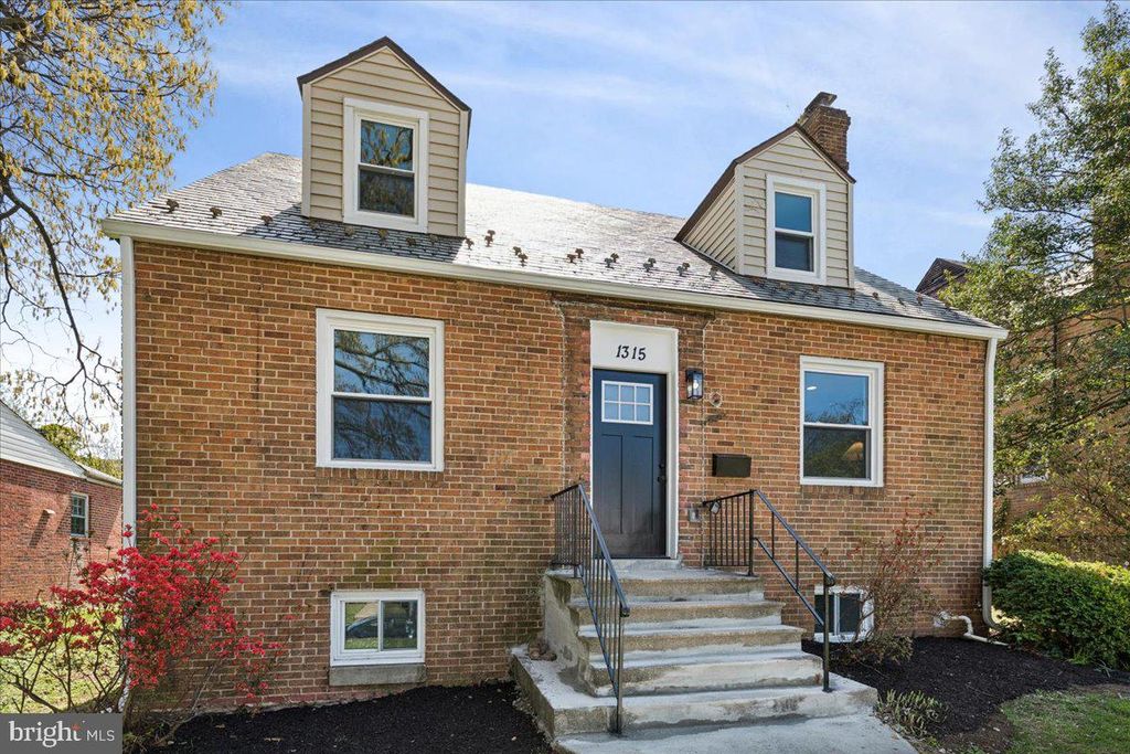 Image 5 of property listing at 1315 LAKESIDE AVE, Baltimore, MD 21218