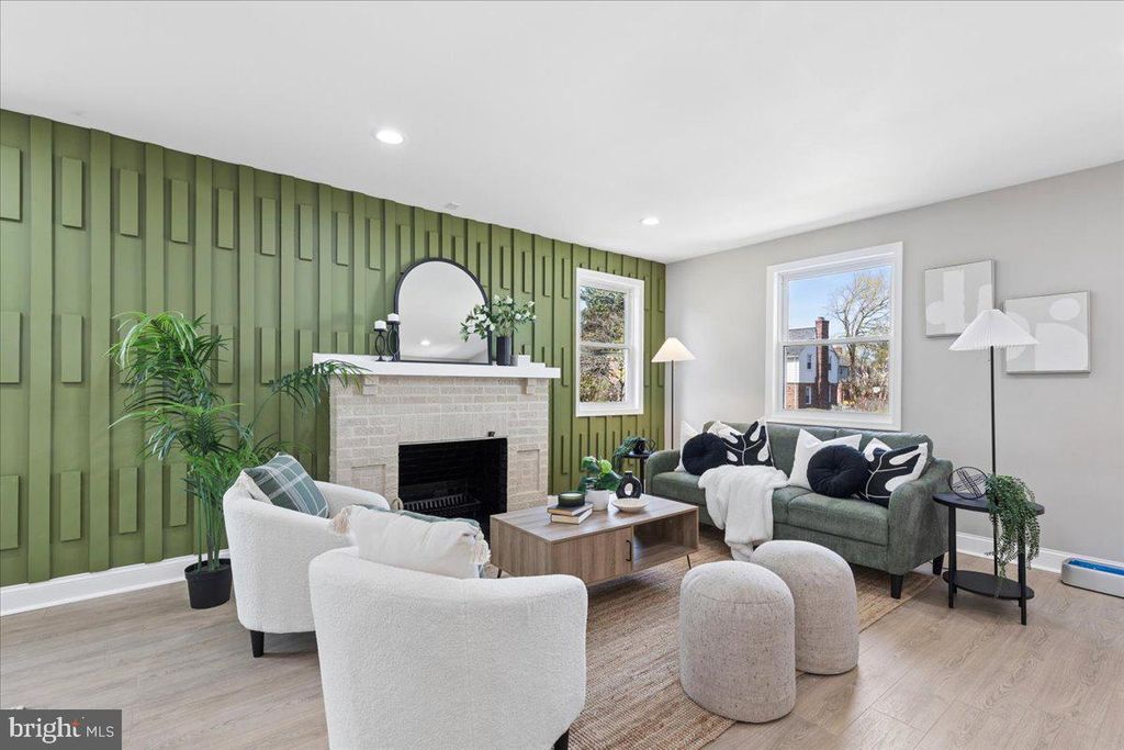 Image 7 of property listing at 1315 LAKESIDE AVE, Baltimore, MD 21218