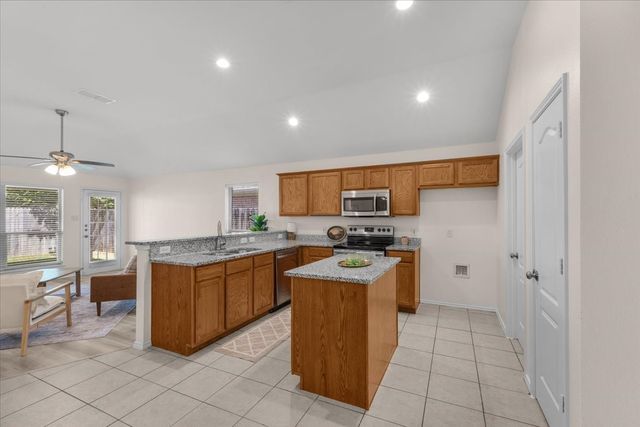 10601 Aransas Drive, Fort Worth, TX 76131