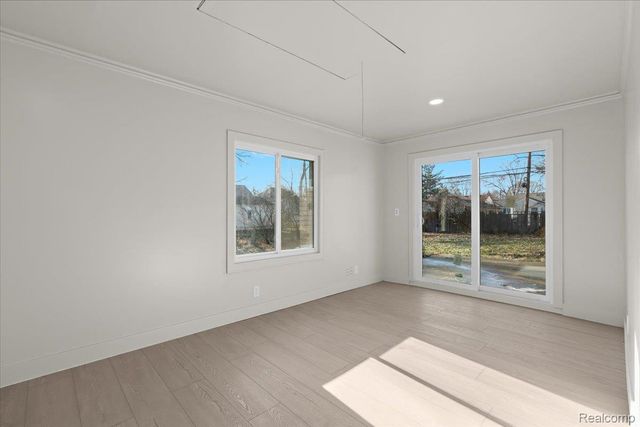 26059 Brush Street, Madison Heights, MI 48071