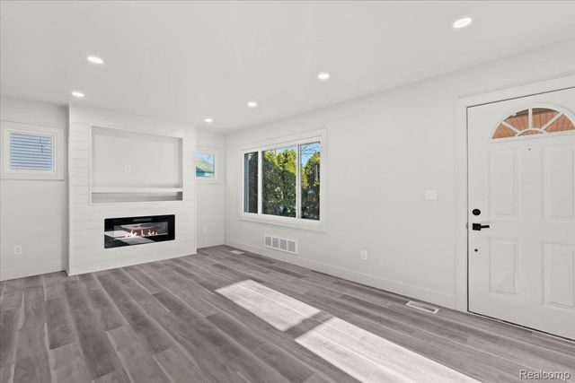 26059 Brush Street, Madison Heights, MI 48071