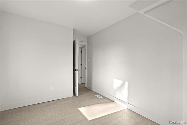 26059 Brush Street, Madison Heights, MI 48071