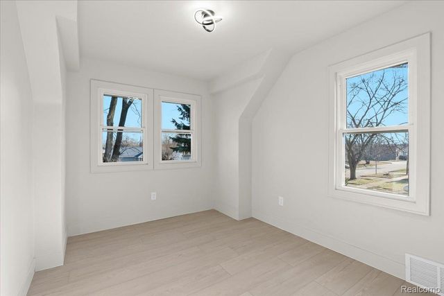 26059 Brush Street, Madison Heights, MI 48071