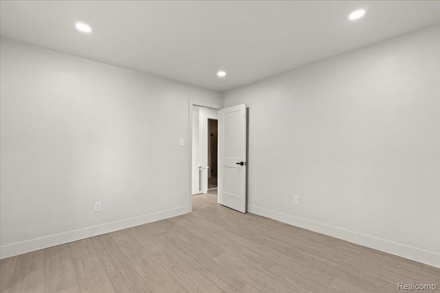 26059 Brush Street, Madison Heights, MI 48071