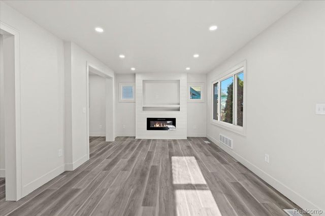 26059 Brush Street, Madison Heights, MI 48071