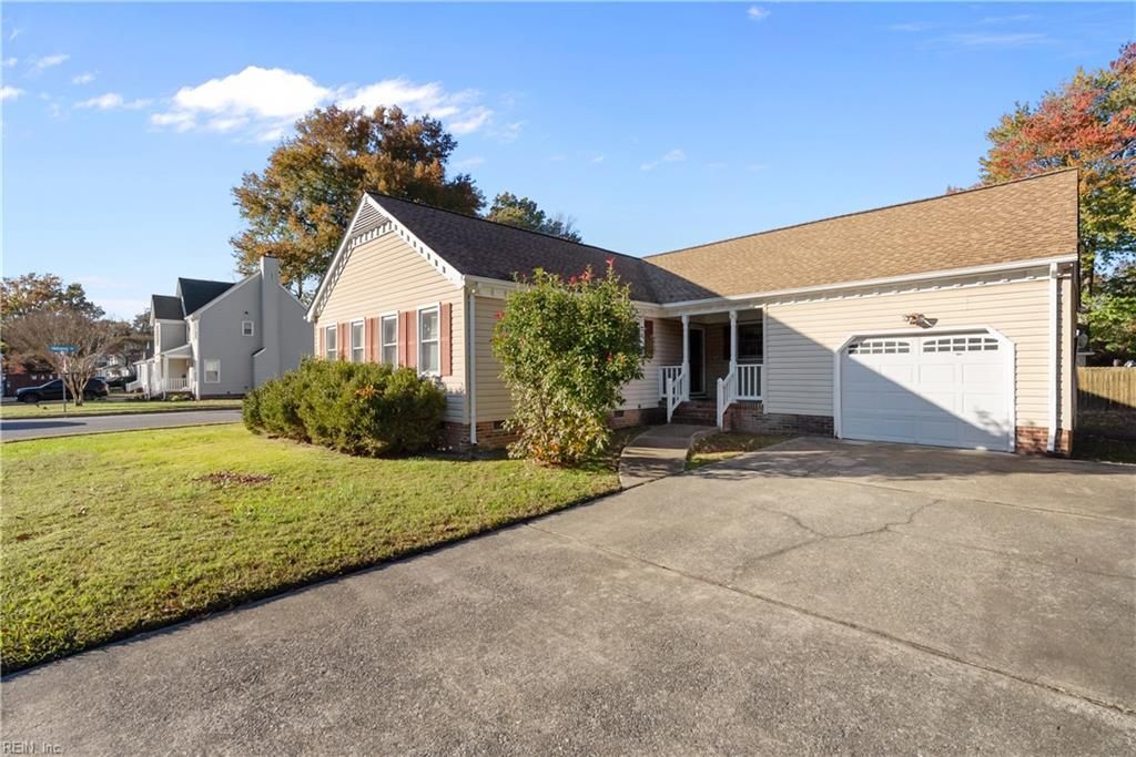 104 Michaels Woods DR, Hampton, VA 23666