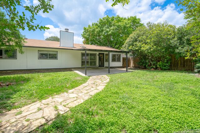 6131 WINDBROOKE ST, San Antonio, TX 78249