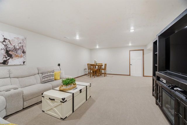 2875 E TURQUOISE LANE, Appleton, WI 54913