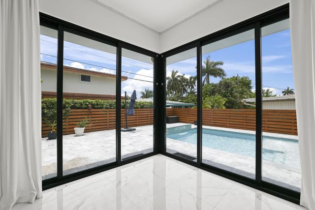 2620 SE 6th Street, Pompano Beach, FL 33062