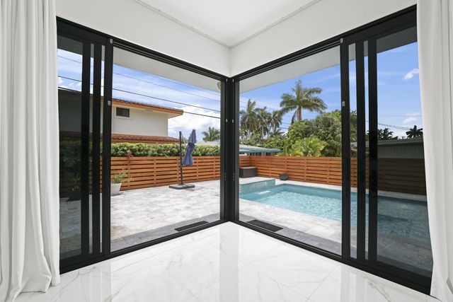 2620 SE 6th Street, Pompano Beach, FL 33062