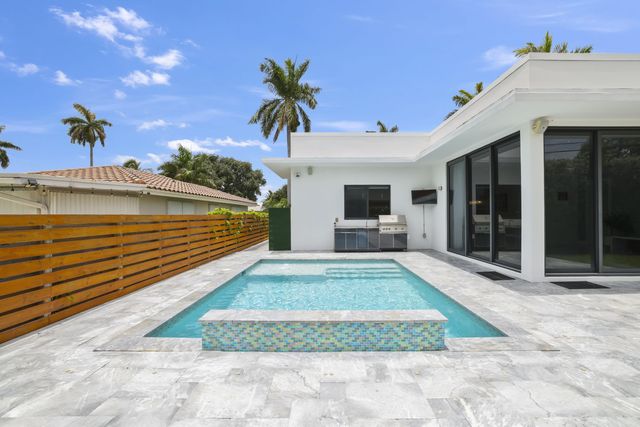 2620 SE 6th Street, Pompano Beach, FL 33062