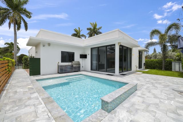 2620 SE 6th Street, Pompano Beach, FL 33062