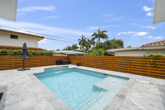 2620 SE 6th Street, Pompano Beach, FL 33062