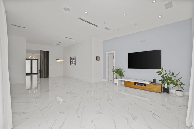 2620 SE 6th Street, Pompano Beach, FL 33062