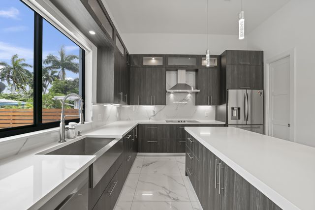 2620 SE 6th Street, Pompano Beach, FL 33062