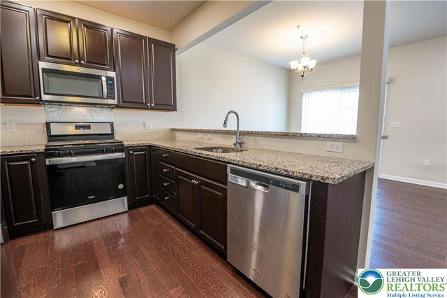 1434 Black Forest Drive, South Whitehall Twp, PA 18104