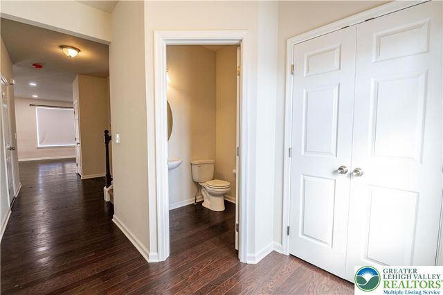 1434 Black Forest Drive, South Whitehall Twp, PA 18104