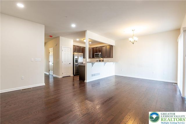 1434 Black Forest Drive, South Whitehall Twp, PA 18104