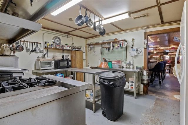 3865 Clydeton Rd, S, Waverly, TN 37185