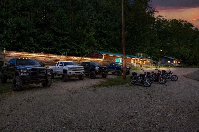 3865 Clydeton Rd, S, Waverly, TN 37185