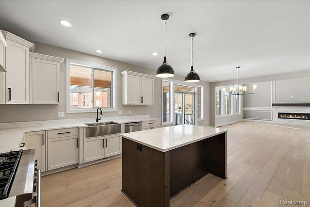 16199 VIA COLICO, Macomb Township, MI 48042