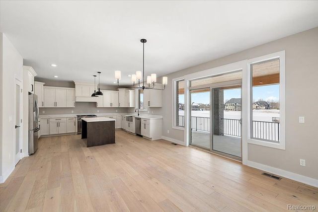 16199 VIA COLICO, Macomb Township, MI 48042