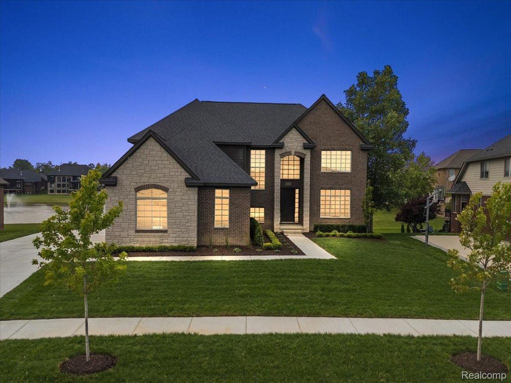 16199 VIA COLICO, Macomb Township, MI 48042