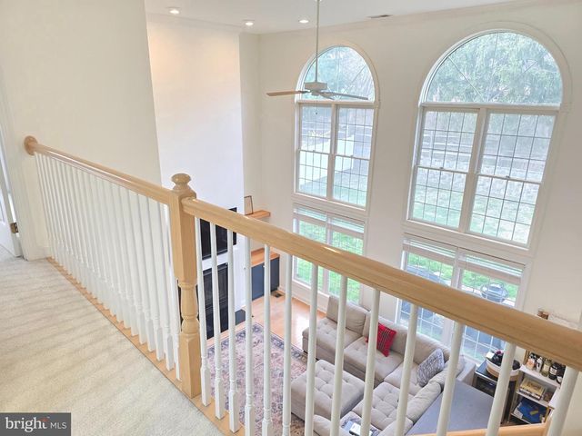 33 CHICORY LN, Pennington, NJ 08534