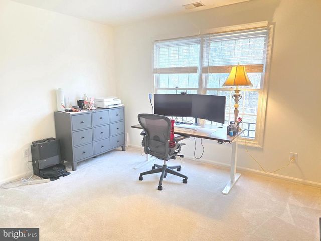 33 CHICORY LN, Pennington, NJ 08534