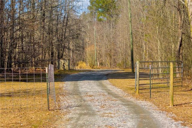 1079 Hardeman Farm Road, Carnesville, GA 30521