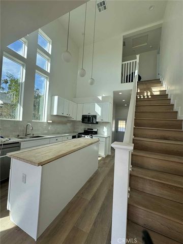 175 E Villa, Pasadena, CA 91103