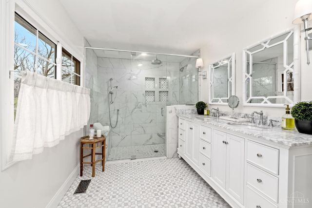 9911 Huntersrun Lane, Symmes Twp, OH 45242