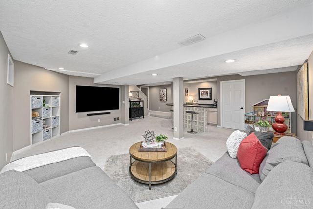 9911 Huntersrun Lane, Symmes Twp, OH 45242