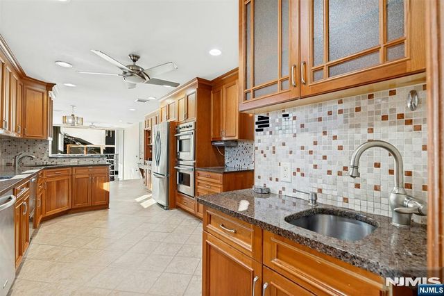 40-12 Kilada Court, Fair Lawn, NJ 07410