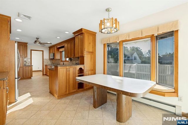40-12 Kilada Court, Fair Lawn, NJ 07410
