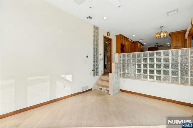 40-12 Kilada Court, Fair Lawn, NJ 07410