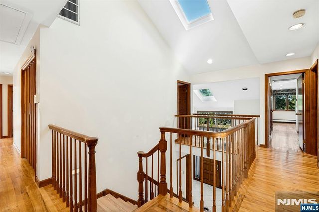 40-12 Kilada Court, Fair Lawn, NJ 07410