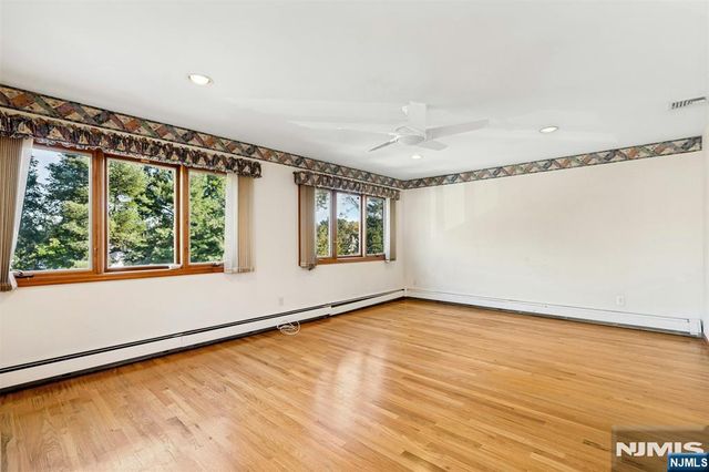 40-12 Kilada Court, Fair Lawn, NJ 07410