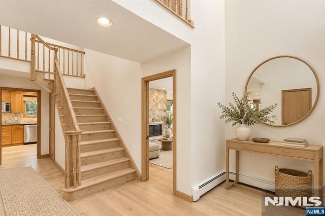 40-12 Kilada Court, Fair Lawn, NJ 07410