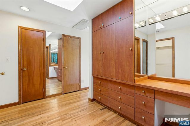 40-12 Kilada Court, Fair Lawn, NJ 07410