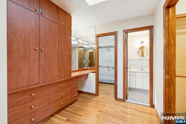 40-12 Kilada Court, Fair Lawn, NJ 07410