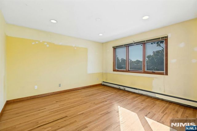 40-12 Kilada Court, Fair Lawn, NJ 07410