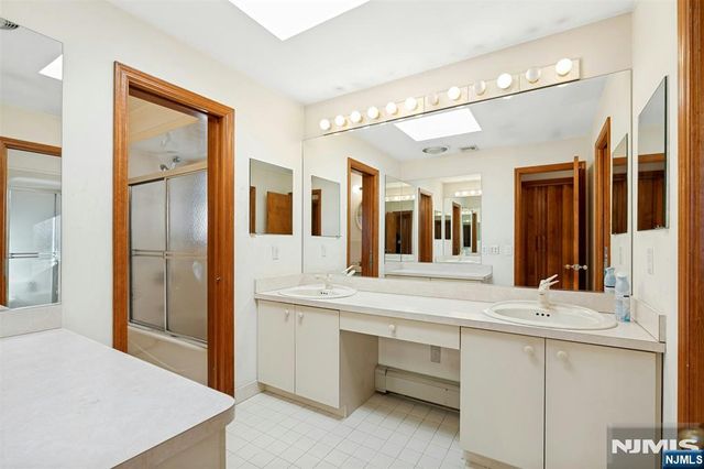 40-12 Kilada Court, Fair Lawn, NJ 07410